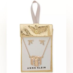Gold-Tone Present Pendant Necklace & Earrings Set product don't have any rev